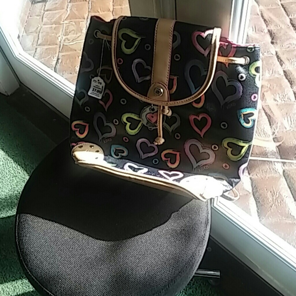 Xoxo Bag women's color black with heart.